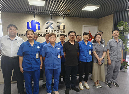 久石組織工廠(chǎng)一線(xiàn)員工分批到總部參觀(guān)  并進(jìn)行座談交流